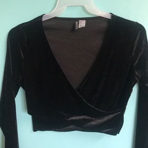 Long sleeve crop top